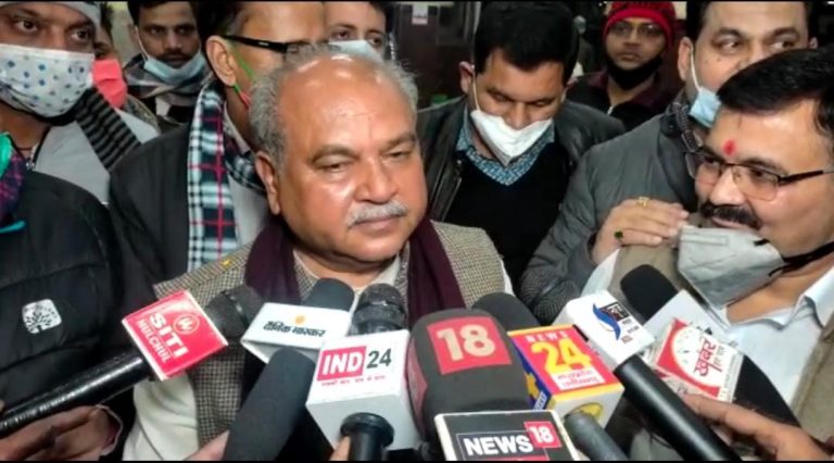 “केंद्रीय मंत्री नरेंद्र तोमर ने पूर्व उपराष्ट्रपति हामिद अंसारी और प्रियंका पर कसा तंज”