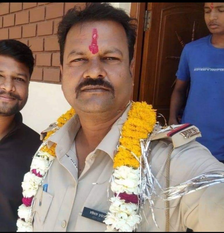 देखिए Video: ASI ने “मेरे नैना सावन भादो” गाने के बाद खाया ज़हर, 16 दिन बाद हुई मौत; इस वजह से दी जान