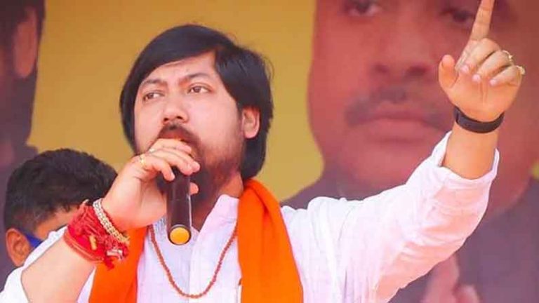 केंद्रीय गृह राज्यमंत्री का प्लेन क्रैश होने से बचा,इंदौर में कराई इमरजेंसी लैंडिंग 