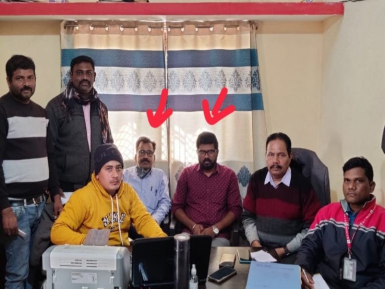 ढ़ाई लाख की रिश्वत लेते पीडब्ल्यूडी ने एसडीओ व सब इंजीनियर को रंगेहाथ पकड़ा