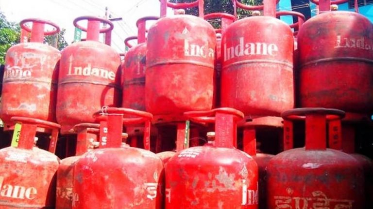 आम आदमी को बड़ी राहत,इतना सस्ता हुआ LPG गैस सिलेंडर