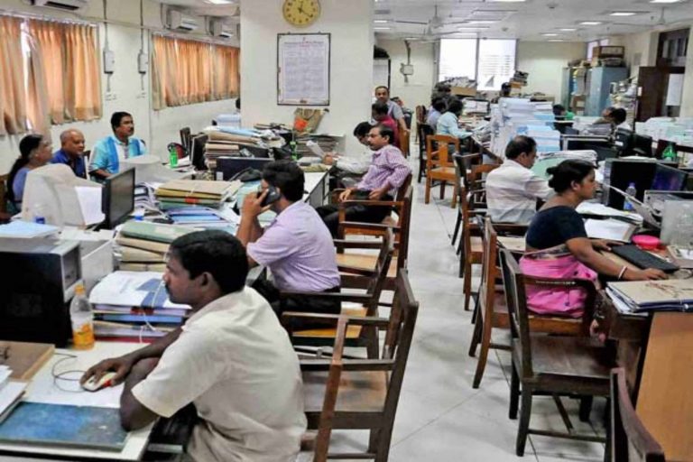 केंद्र सरकार इन कर्मचारियों को देगे इस दिन ये बड़ी सौगात 