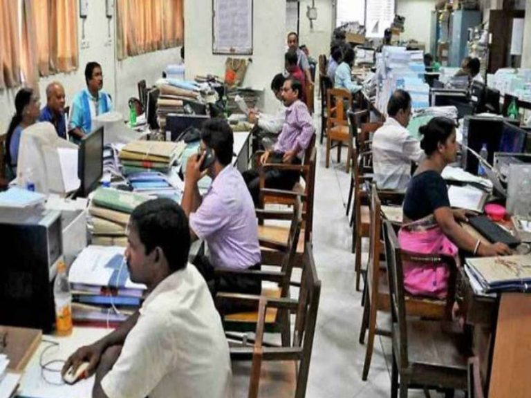 इस सरकार ने लिया ये बड़ा फैसला, इतने संविदा कर्मचारियों को मिली पक्की नौकरी