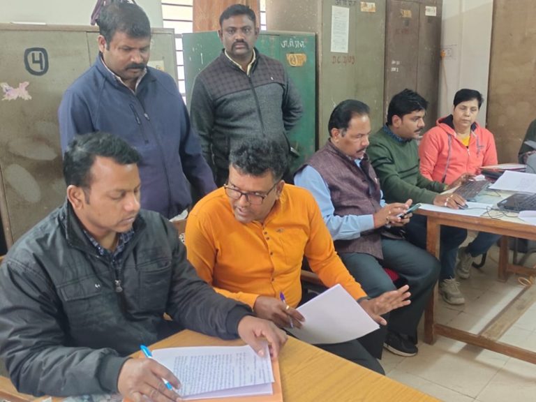 MP में लोकायुक्‍त की बड़ी कार्रवाई, इस विभाग के बाबू को रिश्‍वत लेते पकड़ा