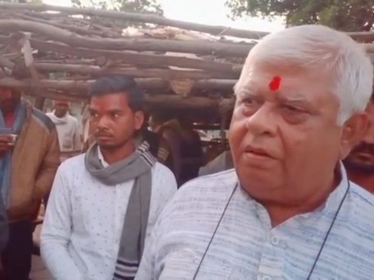 पूर्व मंत्री ने आदिवासियों को लेकर दी पुलिस अधिकारियों धमकी
