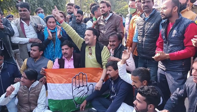 SI अग्निकांड; NSUI और युवा कांग्रेस के 5 नेता गिरफ्तार, कुल 19 लोगों पर हत्या के प्रयास की FIR 