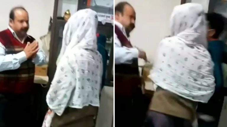 युवती ने डॉक्टर को क्लीनिक पर पीटा, Video हुआ Viral
