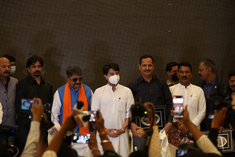 सिंधिया और कैलाश विजय वर्गी की मुलाकात बनी चर्चा का विषय