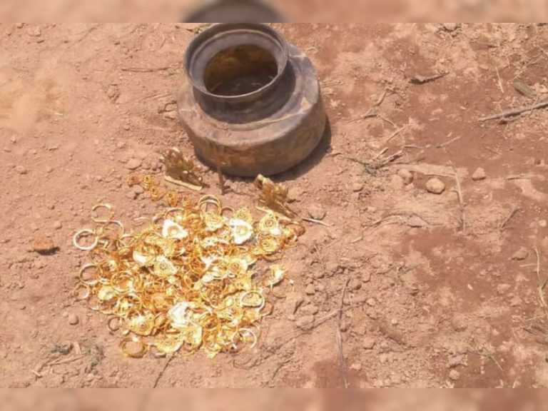 महिलाओं ने 8 महीने तक कराई पूजा, फिर परिवार से ठगे 35 लाख