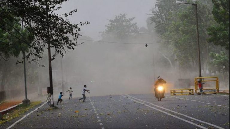 मौसम विभाग ने इन राज्यों में आंधी और भीषण तूफान को लेकर जारी किया अलर्ट 