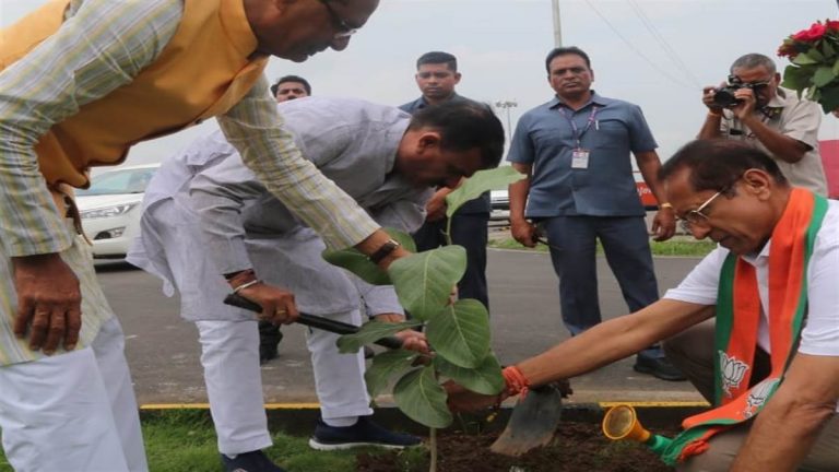 CM शिवराज ने महापौर प्रत्याशी से चुनाव को लेकर पूछा ये सवाल