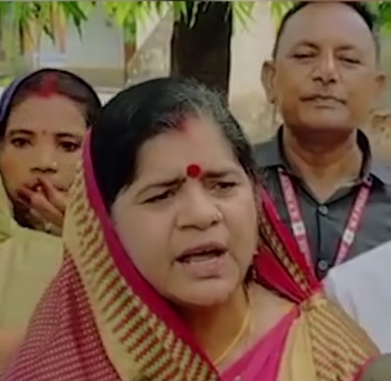 सिंधिया समर्थक इमरती देवी ने केन्द्रीय मंत्री नरेंद्र सिंह तोमर को बताया CM 