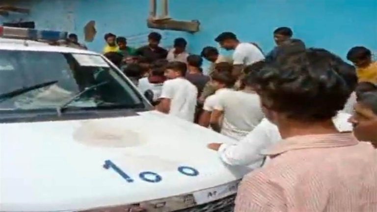 तेज रफ्तार ट्रैक्टर की चपेट में आने से स्कूल जा रही छात्रा की मौत