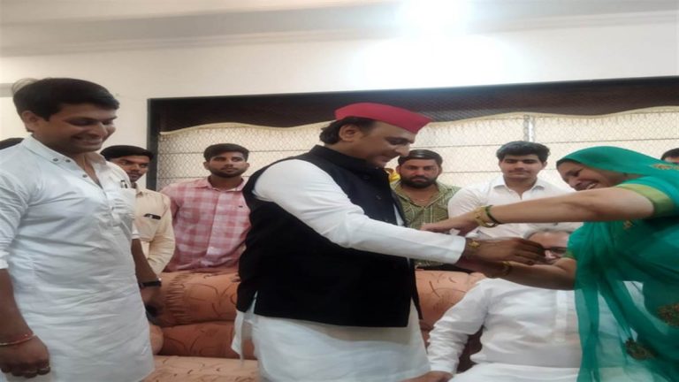 ग्वालियर पहुंचे पूर्व मुख्यमंत्री अखिलेश यादव ने की ये मांग