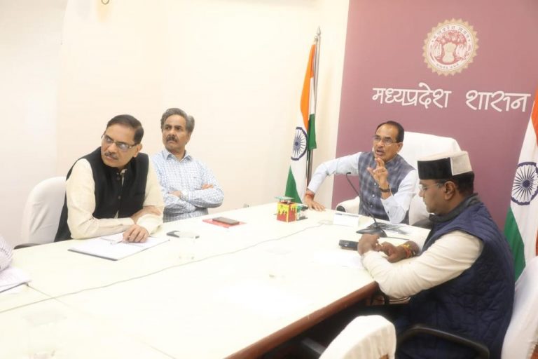 CM शिवराज ने बाढ़ से प्रभावित जिलों की समीक्षा, अधिकारियों को दिए ये निर्देश