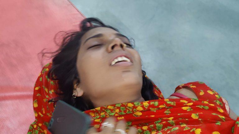 बेटे की बर्थडे पर नही बजा DJ, तो महिला ने खाया जहर