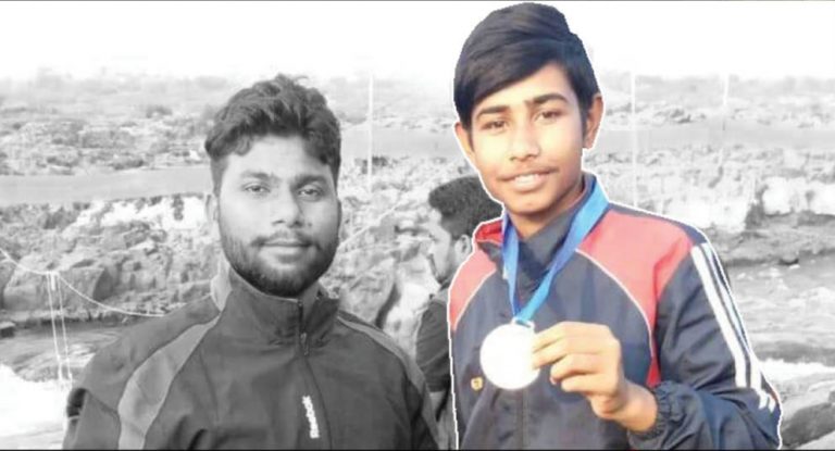 मोबाइल पर बात करते समय छात्र की चौथी मंजिल से गिरने से मौत
