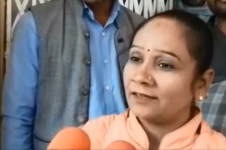 MLA रामबाई अधिकारियों पर फिर जमकर बरसी