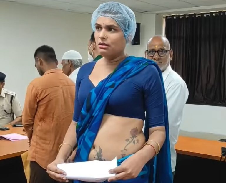 SP ऑफिस में किन्नर ने किया जमकर हंगामा, बाल काटने व मारपीट का लगाय आरोप 