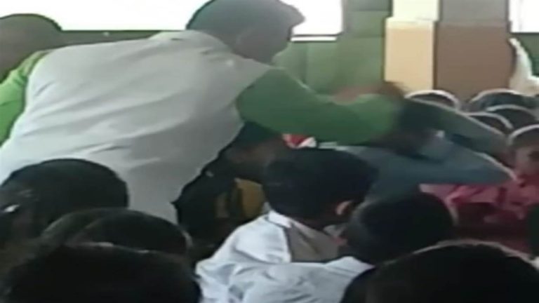 चौथी कक्षा में पढ़ने वाले छात्र को स्कूल संचालक में बुरी तरह पीटा