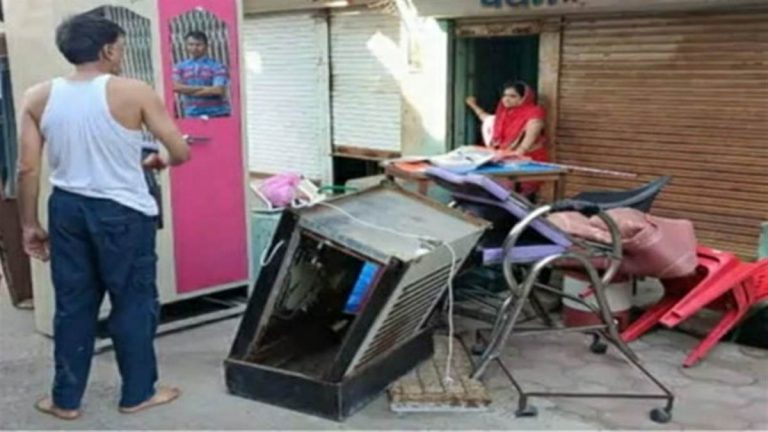 कांग्रेस नेता की पत्नी के साथ लोगों ने की मारपीट