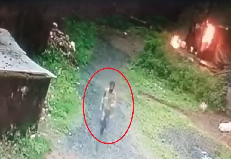 पति ने मायके में रह रही पत्नी को पेट्रोल डालकर जलाया