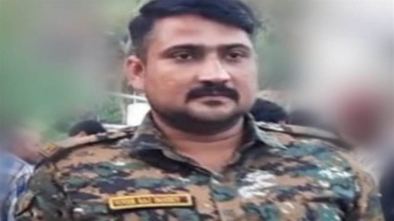 ट्रैक्टर की ठोकर से बाइक सवार आरक्षक की मौत