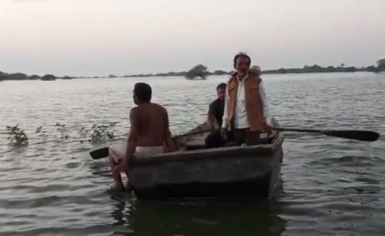 महिला यात्रियों से भरी नाव पलटी, 4 महिलाओं की मौत