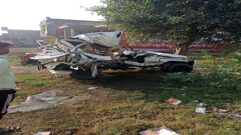 गिट्टी से भरे डंपर और बोलेरो की आमने सामने भिड़त में 5 लोगों की मौत