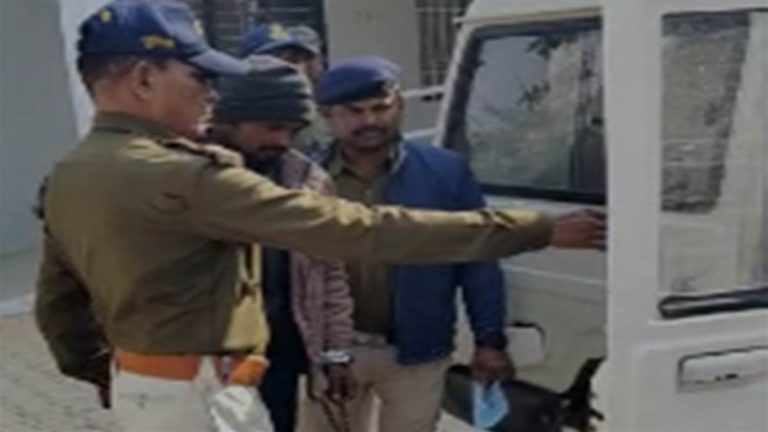 बदले की आग में पड़ोसी की लड़की के साथ किया दुष्कर्म, हत्या कर शव जंगल में फेंका