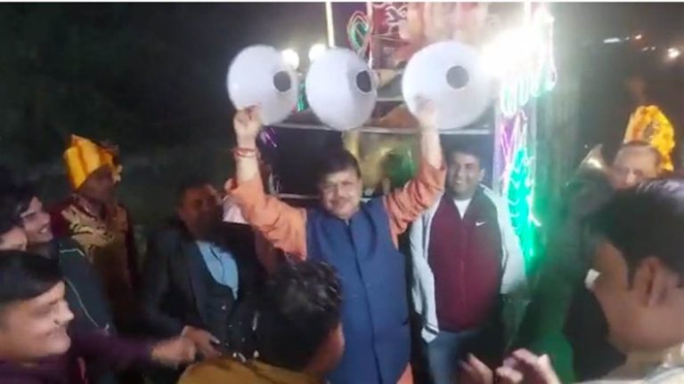 ऊर्जा मंत्री प्रद्युम्न सिंह तोमर ने बरात में लगाए ठुमके