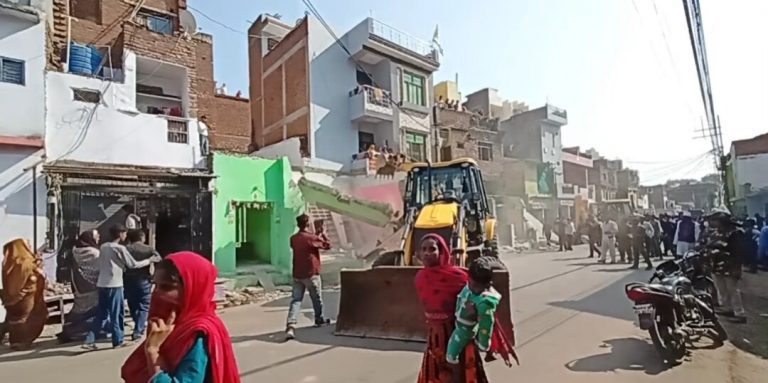किला गेट से सेवा नगर तक तोड़े जा रहे मकान को लेकर कांग्रेस ने किया हंगामा, कांग्रेसी गिरफ्तार