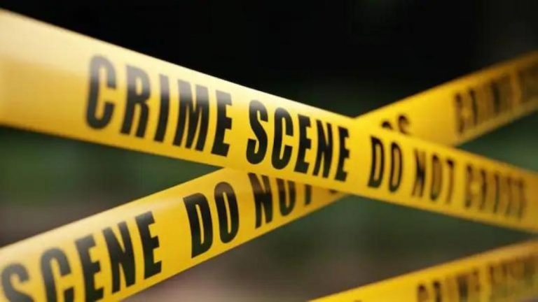 दाे भाइयाें ने एक युवक काे चप्पल से पीटा, वीडियो बनाकर प्रेमिका काे भेजा
