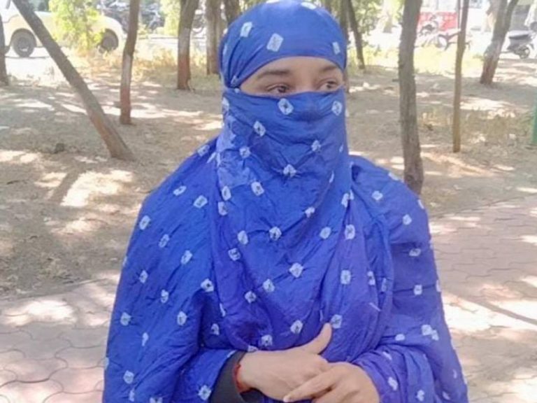 पत्नी ने फर्जी आईडी बनाकर पति से की चैटिंग, फिर हुआ ये