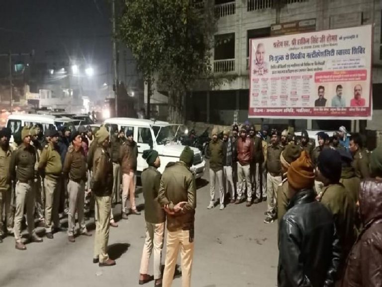 पुलिस ने की कॉम्बिंग गस्त, कॉम्बिंग गस्त के दौरान पुलिस ने पकड़े 255 बदमाश
