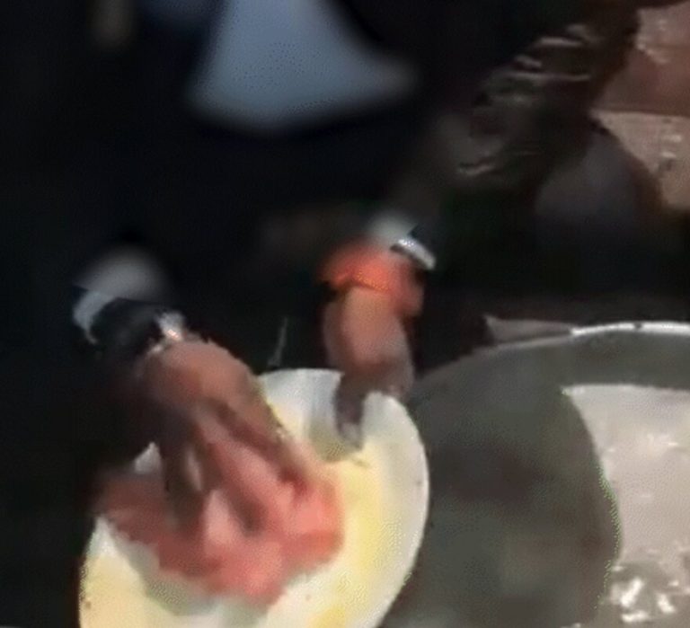 बिना इनविटेशन के एक MBA स्टूडेंट्स शादी में खाने पहुंचा, धोने पड़े बर्तन