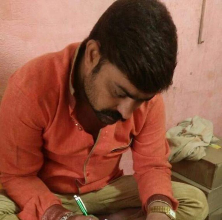 पत्नी बच्चे करते रह गए इंतजार, युवकों तेज रफ्तार ट्रक ने रौंदा