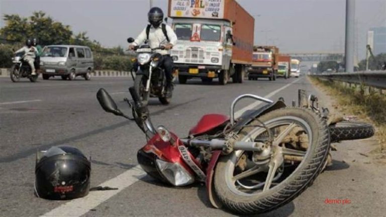 वाहन की टक्कर से दो भाइयों की हुई मौत