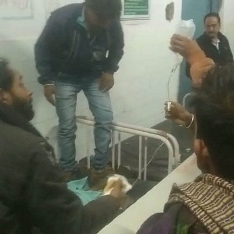 दो बाइक की टक्कर में 2 लोगो की मौत, 3 लोग घायल