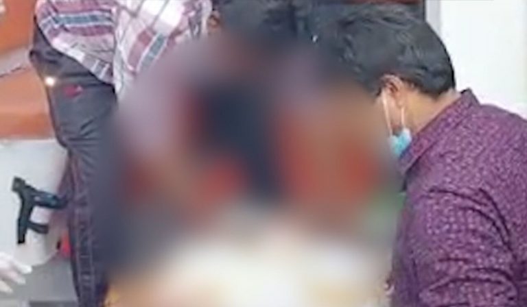 प्रेमी ने घर में घुसकर प्रेमिका की चाकू से हत्या