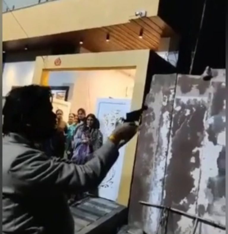 विधायक के जन्मदिन पर पिस्टल से किया हर्ष फायर