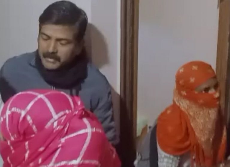 पुलिस ने होटल में पकड़ाए 3 युवक और 3 युवती