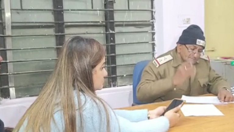 BJP नेता ने सरेराह महिला को जड़ा थप्पड़