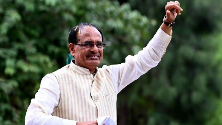 शिवराज सरकार इन युवाओं को हर महीने देंगे 8 हजार रुपये