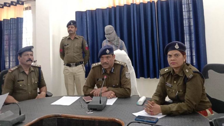 प्रेमिका से जबर्दस्ती करने पर की थी भाई की हत्या