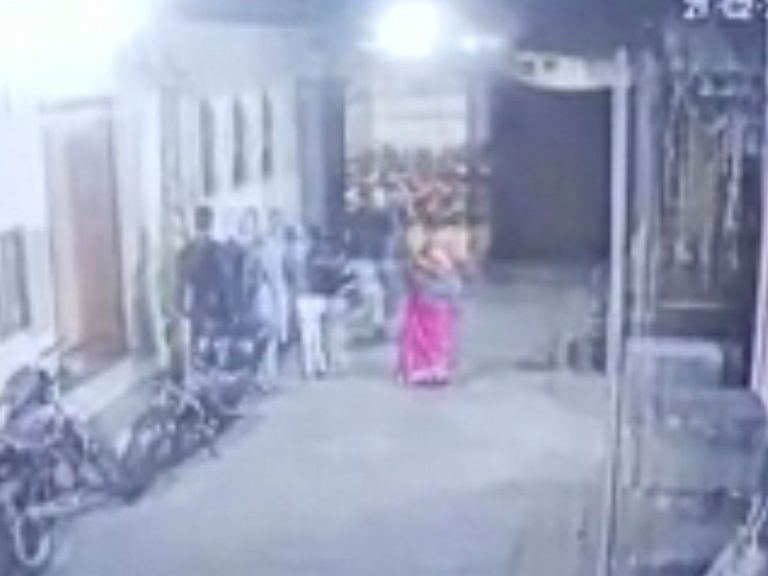 आरक्षक का पैसों से भरा बैग हुआ चोरी, पुलिस चोरों की तलाश में जुटी