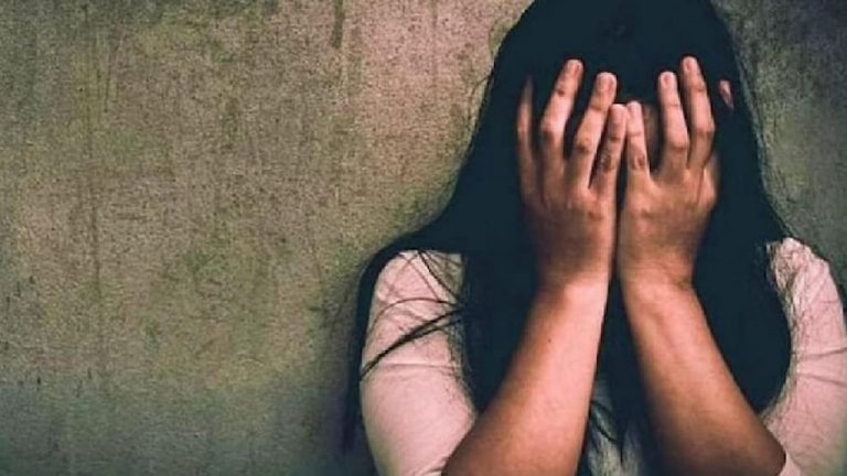 शादी का झांसा देकर युवक सालों तक करता रहा बलात्कार