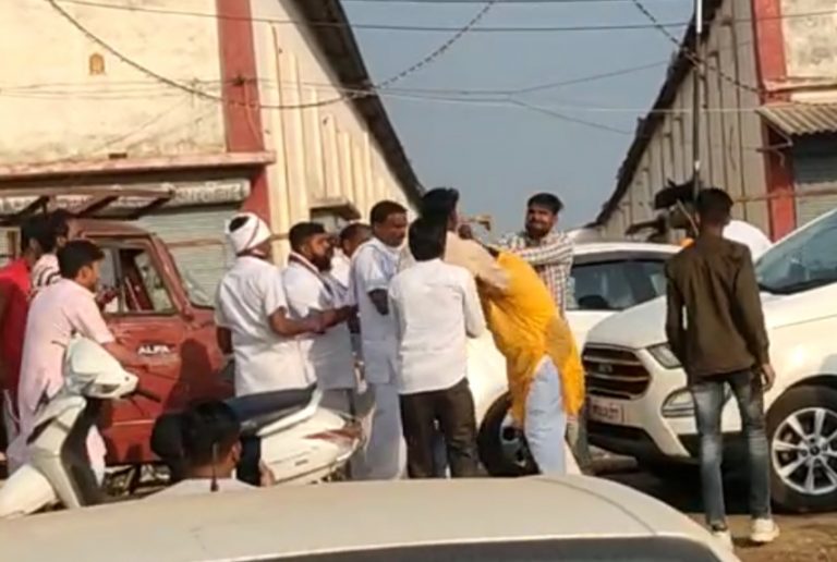 पार्किंग को लेकर BJP के पूर्व अध्यक्ष के साथ हुई मारपीट