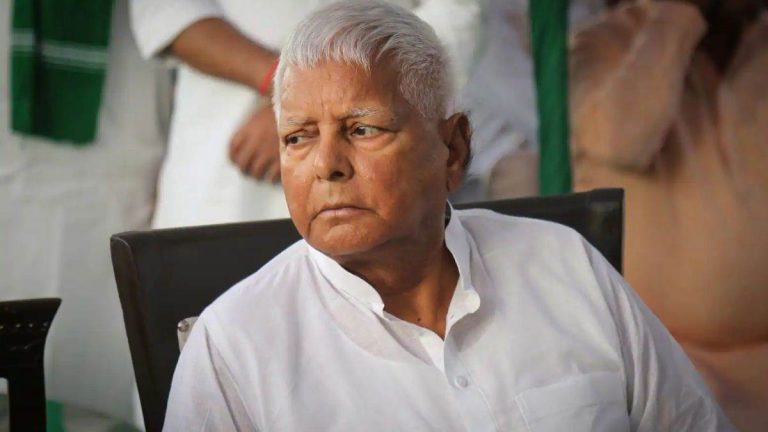 बेटी मीसा के घर पर CBI की लालू यादव से पूछताछ