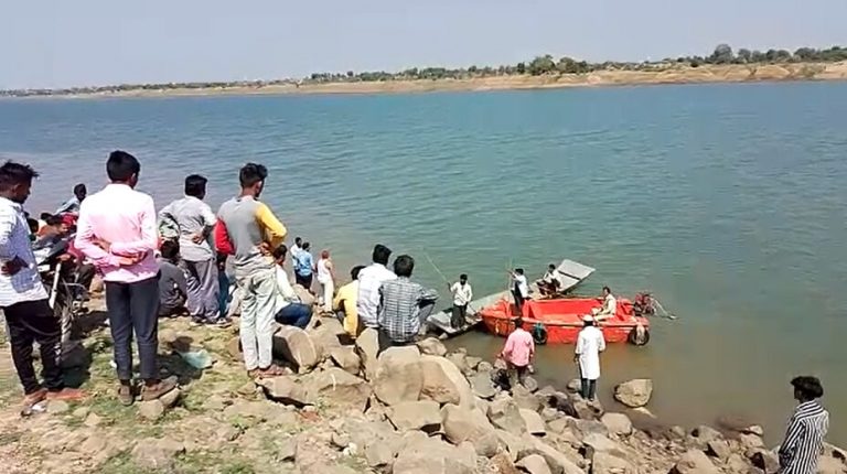 नर्मदा नदी में 4 युवक बहे, एक का मिला शव